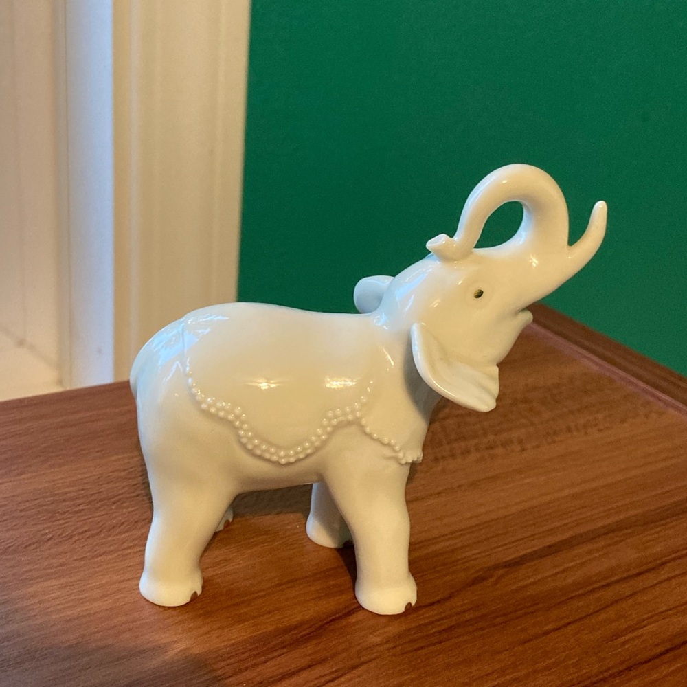 Price ✂️ - Lennox White Elephant - Picture 2 of 3